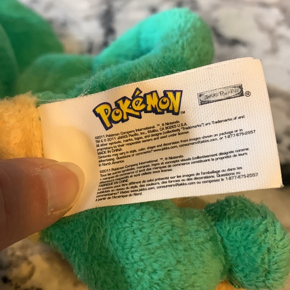 Poke’mon Pansage plush reversing from ball to Pansage!! 2011 JAKKS PACIFIC INC. - Picture 3 of 4